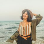 How to Gracefully Accept Compliments Without Feeling Awkward