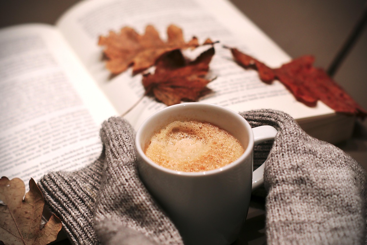 How to Have the Perfect Cozy Night In This Fall