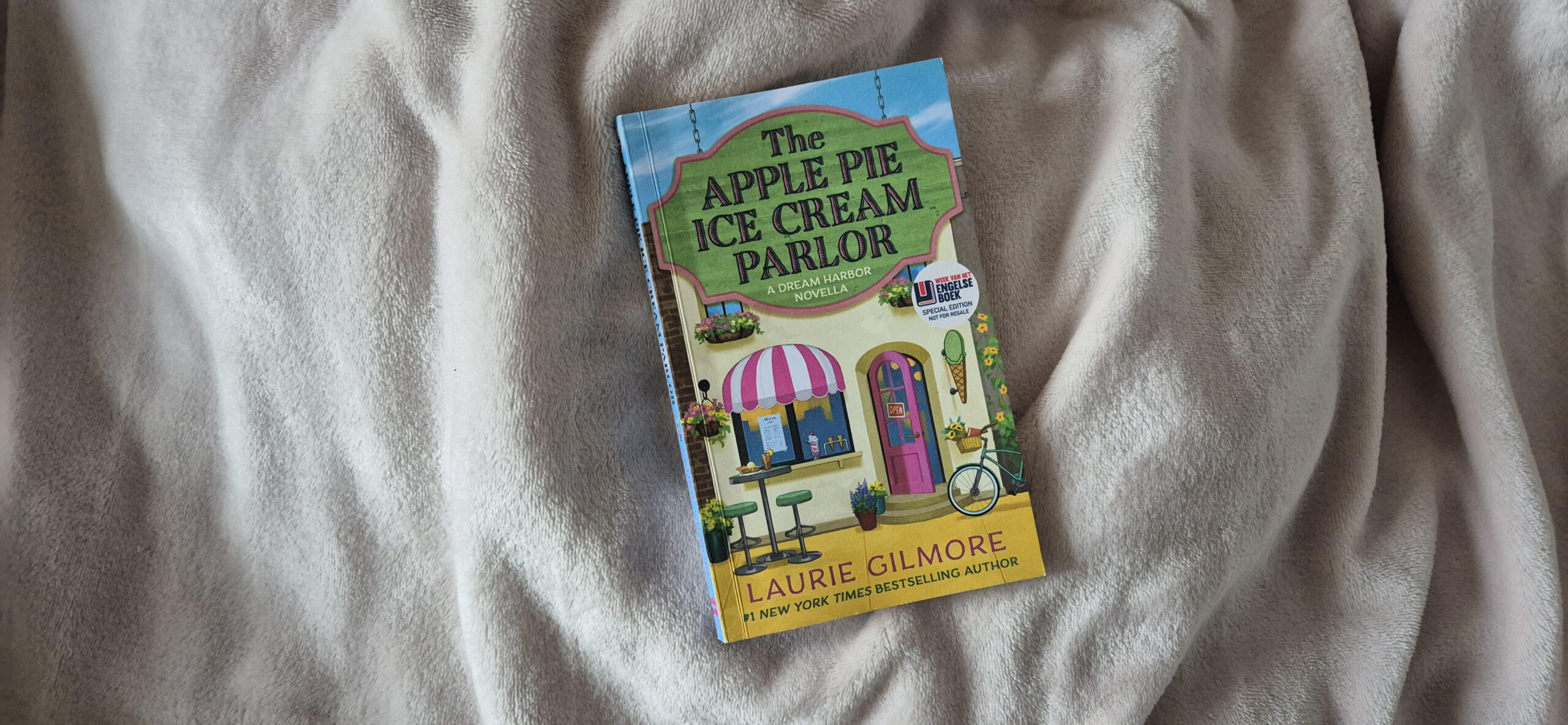 The Apple Pie Ice Cream Parlor – Laurie Gilmore