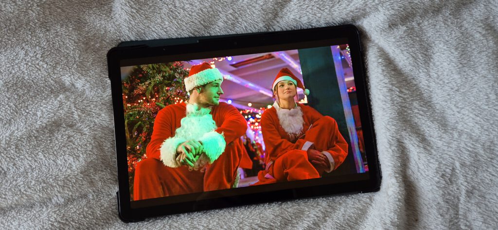 Jingle Bell Heist (2025) | Movie Review