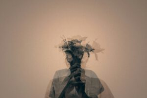 The Difference Between Thinking and Overthinking (plus tips)